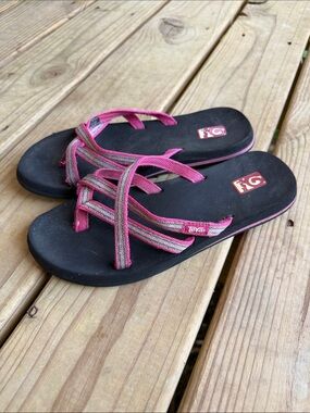 READ - Teva Size 8 Olowahu Mush Sandals Flip Flops Shoes Pink Webbing Straps